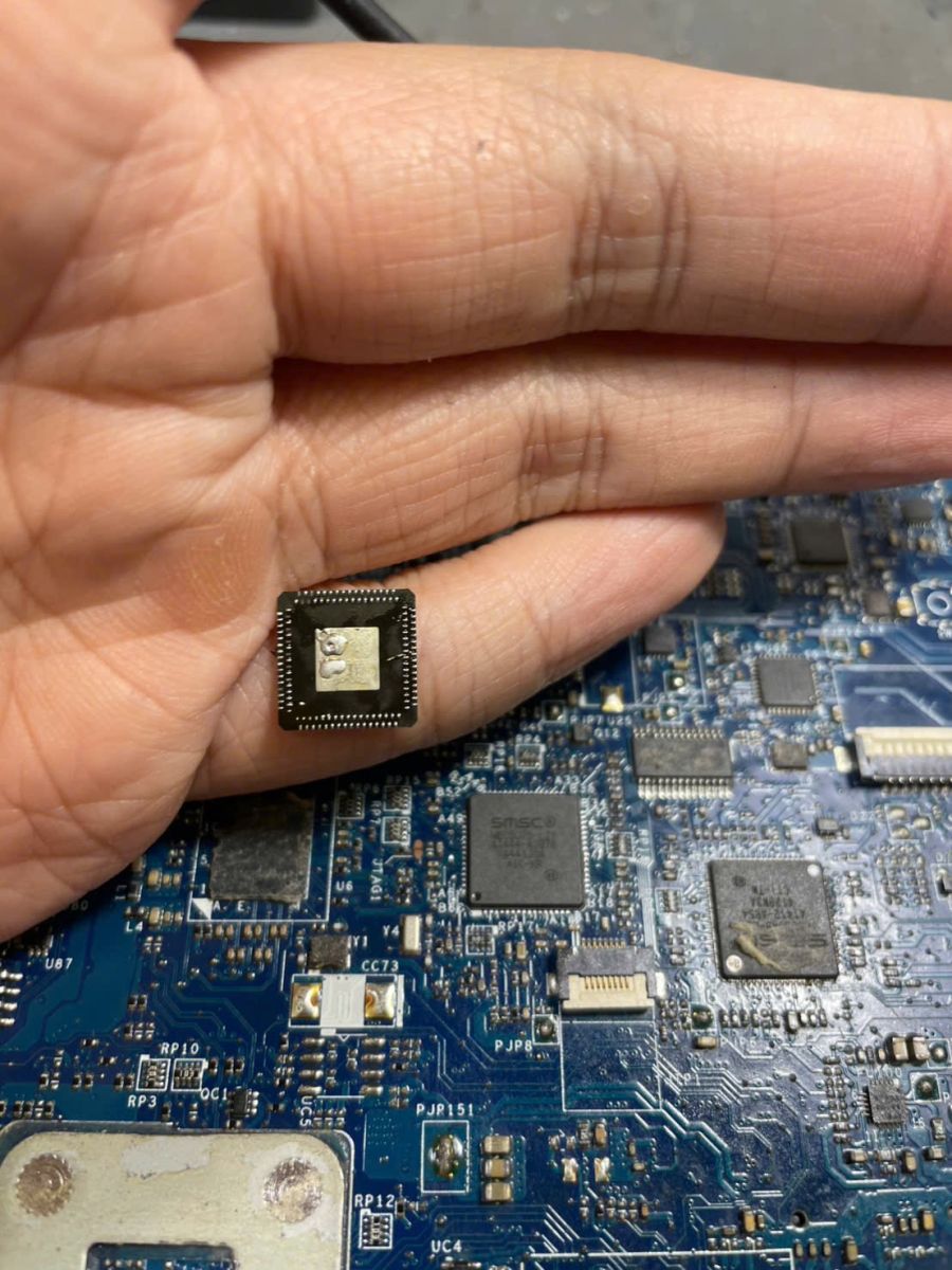 Linh kiện laptop chất lượng cao được sử dụng trong sửa chữa