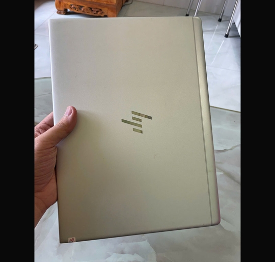 HP 830 G5 I3-8130U/8GB/256GB/13.3 FHD