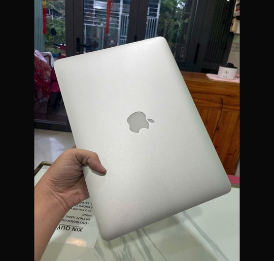 Macbook Air 2017 A1466 I5 / 8GB / 128GB / HD+