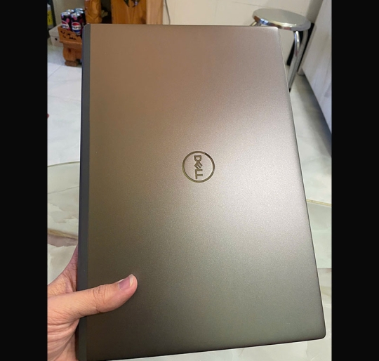 Dell Vostro 5402 i5-1135G7 / 8GB / 256GB / MX330 / 14 FHD