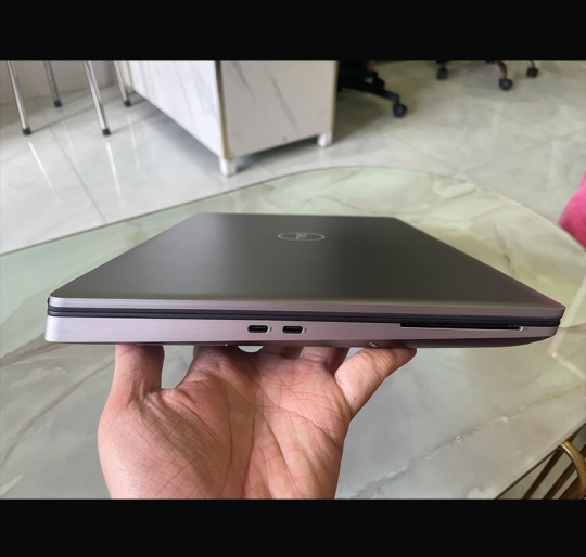 Dell Precision 7560 i7-11850H/16GB/512GB/T1200/15.6 FHD