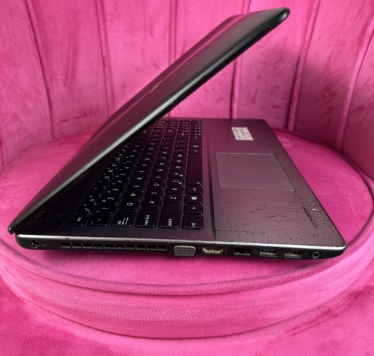 Asus X550C i5-3337U/4G/120G/15.6 HD/VGA