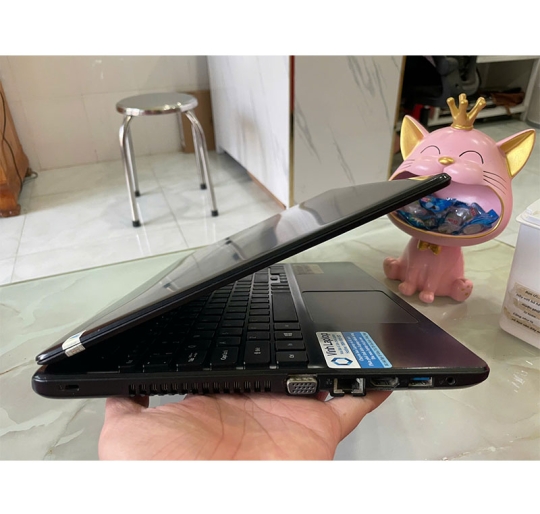 Acer Aspire E5-571 i3-4030U/4G/120G/15.6 HD
