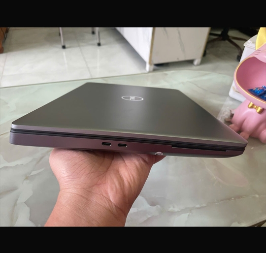 Dell Precision 7550 i7-10850H/16GB/512GB/T2000/15.6 FHD