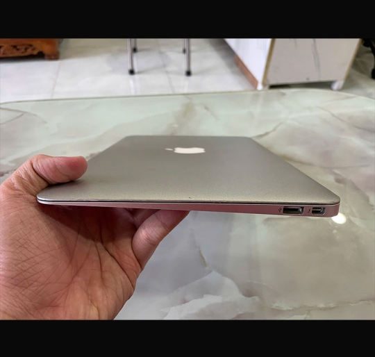 Macbook Air 2013 I5 / 8GB / 128GB / 11 HD