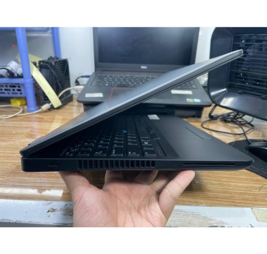DELL Precision 3510 I7-6820HQ/8G/256G/15.6 FHD