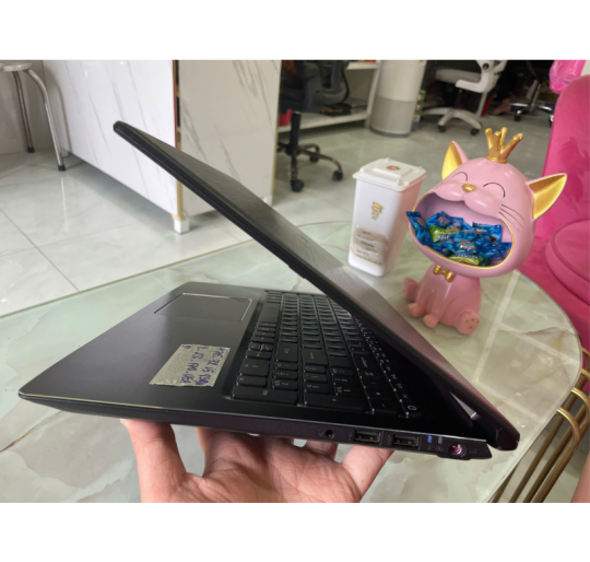 Acer A715-72 I5-8300H/8GB/256G/VGA 1050/15.6 FHD