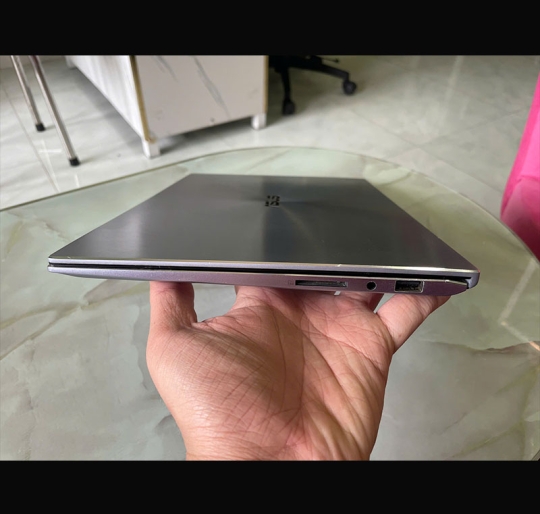Asus Zenbook UX431 I5-10210U/8GB/256GB/14 FHD
