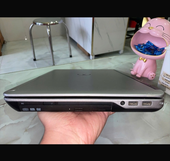 Dell Latitude 6440 i7-4610M / 8GB / SSD 128GB  + HDD 500GB / AMD 8690M 2GB / 14 HD