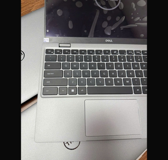 Dell Latitude 3320 i5-1135G7/8GB/256GB/13.3 FHD