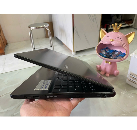 Acer Aspire E5-571 i3-4030U/4G/120G/15.6 HD