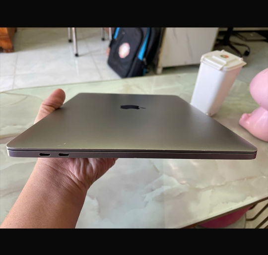 Macbook Pro 2019 A1989 I7 / 16GB / 512GB / 13.3
