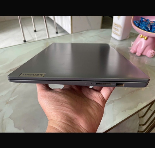 Lenovo Ideapad Slim 3 15IAH8 i5-12450H/16GB/512GB/15.6 FHD