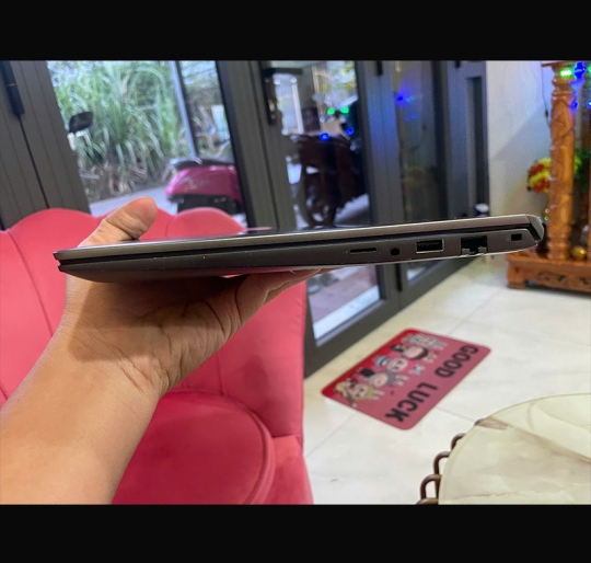 Dell Vostro 5402 i5-1135G7 / 8GB / 256GB / MX330 / 14 FHD