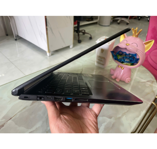 Acer A715-72 I5-8300H/8GB/256G/VGA 1050/15.6 FHD