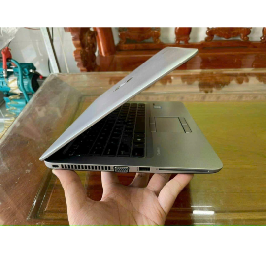 HP Elitebook 820 G3  i7-6600U/8G/256GB/12.5 HD