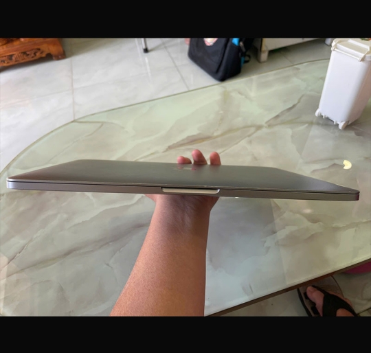 Macbook Pro 2019 A1989 I7 / 16GB / 512GB / 13.3